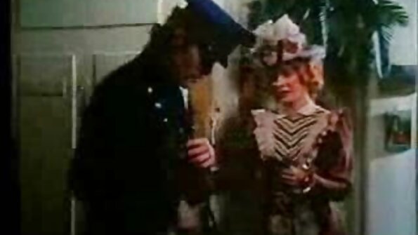 ਕੈਮਰੇ 'ਤੇ ਛੋਟੇ ਵਾਲ ਅਤੇ ਪ੍ਰੇਮਿਕਾ ਫਿਲਮ ਸੈਕਸ ਨਾਲ ਸੁਨਹਿਰਾ