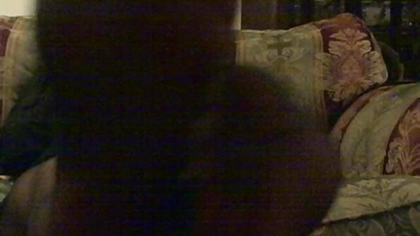 Busty ਗੋਰੀ ਲੈਸਬੀਅਨ ਗਰਲਫ੍ਰੈਂਡ ਨਾਲ ਮਤਰੇਏ ਪੁੱਤਰ ਦੇ ਡਿਕ ਨੂੰ ਸਾਂਝਾ ਕਰਦੀ ਹੈ