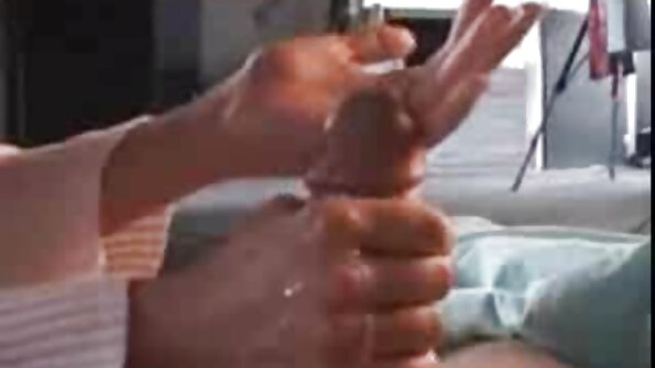 ਏਸ਼ੀਅਨ ਬਰਾਡ ਜੇਡ ਕੁਸ਼ ਇੱਕ ਹੰਕ ਦੁਆਰਾ ਭੜਕ ਜਾਂਦਾ ਹੈ