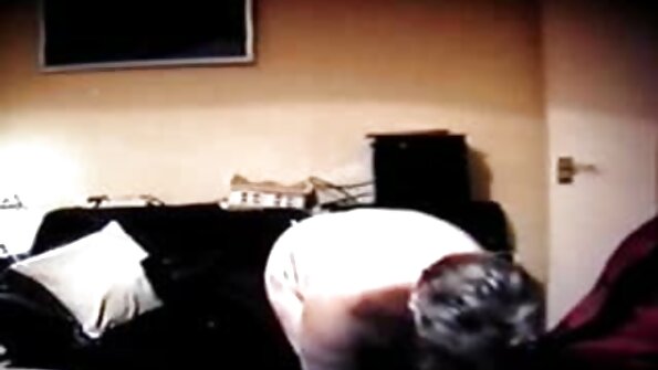 ਅਲੈਕਸਿਸ ਫੌਕਸ ਨੂੰ ਬੇਤਰਤੀਬੇ ਮਰੀਜ਼ ਦੁਆਰਾ ਕੱਟੇ ਹੋਏ ਮਫ ਵਿੱਚ ਸਖ਼ਤੀ ਨਾਲ ਕੁੱਟਿਆ ਗਿਆ