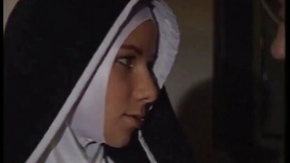 ਇੱਕ slut ਕਲਾਸਰੂਮ ਵਿੱਚ ਉਸ ਦੇ ਅਧਿਆਪਕ ਦੁਆਰਾ ਸਕੂਲ ਦੇ ਬਾਅਦ fucked ਹੋ ਰਹੀ ਹੈ