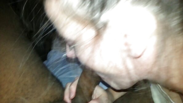 ਮਾੜੀ ਕੁੜੀ ਨੂੰ ਉਸ ਦੇ ਤੰਗ Slutty ਗਧੇ ਉੱਪਰ ਇੱਕ ਹਾਰਡ ਕੁੱਕੜ ਹੈ