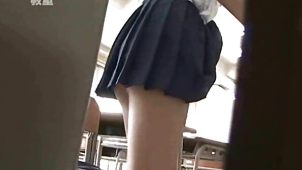 ਸੁੰਦਰ ਕਿਮਬਰਲੀ ਐਨੀ ਆਪਣੇ ਵੱਡੇ ਕਾਲੇ ਡਿਕ 'ਤੇ ਬੇਰਹਿਮੀ ਨਾਲ ਸਵਾਰੀ ਕਰਦੀ ਹੈ