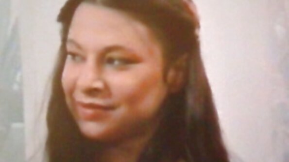 ਇੱਕ ਤੰਗ ਛੋਟਾ ਜਿਹਾ ਸਰੀਰ ਨੂੰ ਉਸ ਦੇ ਛੋਟੇ ਮਿੱਠੇ ਖੋਤੇ ਵਿੱਚ fucked ਹੋ ਰਹੀ ਹੈ