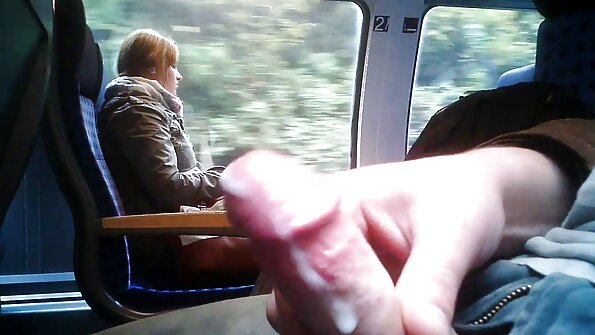 ਵੱਡੇ ਜਾਅਲੀ tits ਦੇ ਨਾਲ ਇੱਕ slut anally ਹਾਰਡ fucked ਹੋ ਰਹੀ ਹੈ