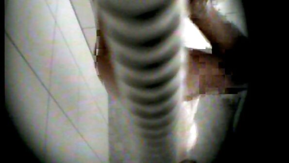 ਇੱਕ ਚੰਗੇ ਗੋਲ ਗਧੇ ਦੇ ਨਾਲ ਇੱਕ brunette ਸਿੱਧਾ ਗੁਦਾ ਸੈਕਸ ਕਰ ਰਿਹਾ ਹੈ