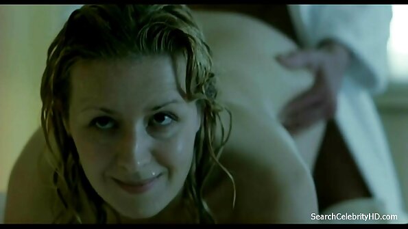 ਇੱਕ ਵੱਡਾ ਕੁੱਕੜ ਗਰਮ ਲਿੰਗਰੀ ਦੇ ਨਾਲ ਕਾਲੇ ਵਾਲਾਂ ਵਾਲੇ ਮਿੰਕਸ ਦੇ ਅੰਦਰ ਆ ਰਿਹਾ ਹੈ